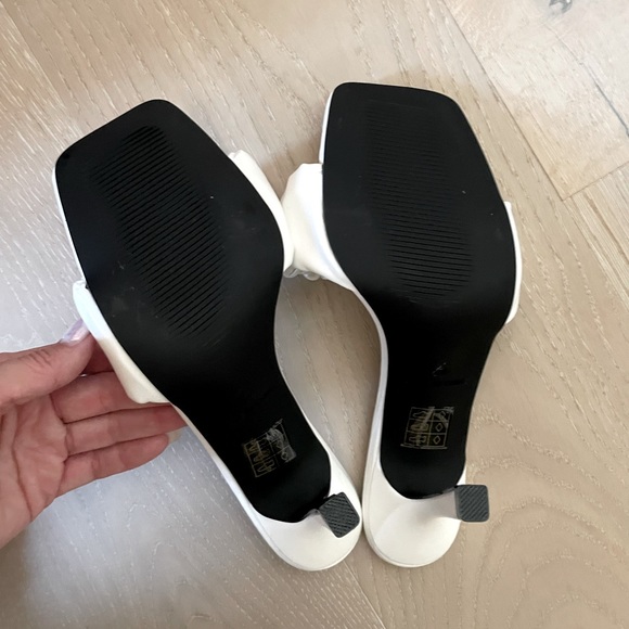 Nastygal White Ruched Heeled Sandals - Picture 9 of 11